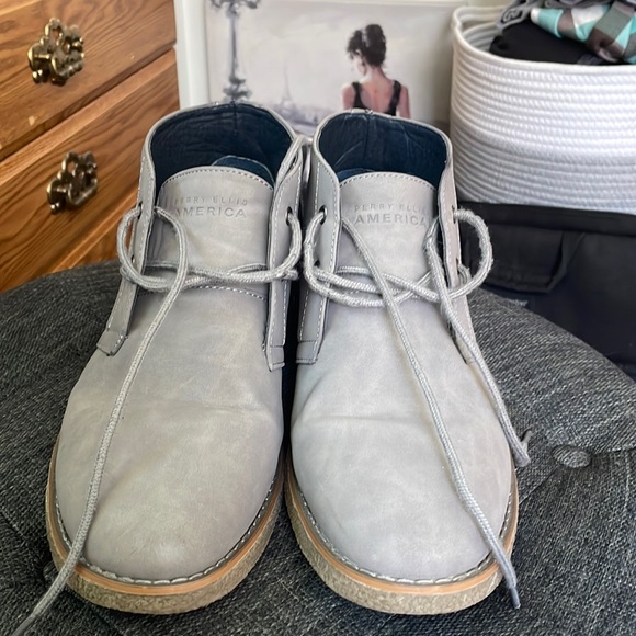 Perry Ellis chukka style boots/shoes - Picture 3 of 5